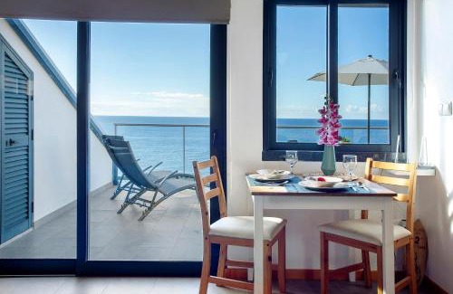 Jardim do Mar Apartamento | The Wave House - Oceanfront
