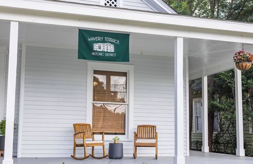 Columbus Casa | The Waverly House. A Vintage-Mod Bungalow in Columbus.