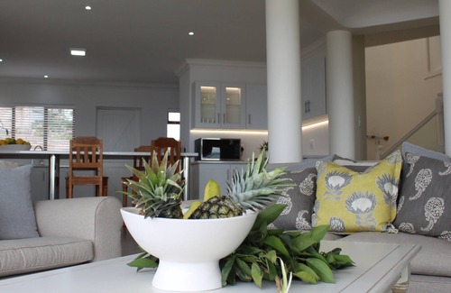 Jeffreys Bay Casa | @The Waves beach accommodation with sea and mountain views! 7 Bedrooms