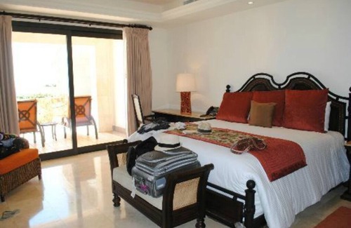 Marina Complejo | The Waves Meet Paradise en nuestro impresionante Resort en Cabo San Lucas