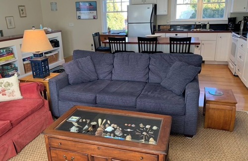 Jamestown Apartamento | Waves Carriage House Apartment