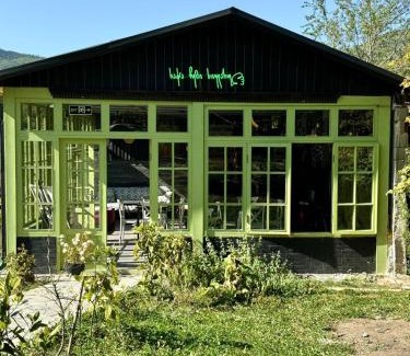 Ambrolauri Chalet De Esquí | The way გზა