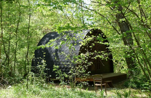 Mollans-sur-Ouveze Cabaña | La riqueza de la naturaleza en el corazón de un pueblo.