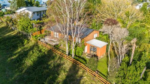 Onemana Casa | The Wee Bothy - Whangamata Holiday Home