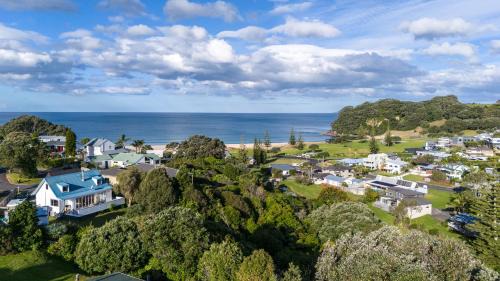 Onemana Casa | The Wee Bothy - Whangamata Holiday Home
