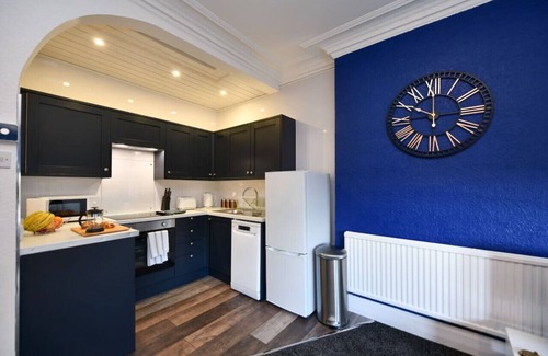 Troon Apartamento | The Wee Lion -1 bed newly refurbished first floor flat in Troon