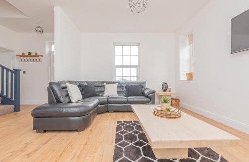 Bannockburn Casa | The Wee White Cottage