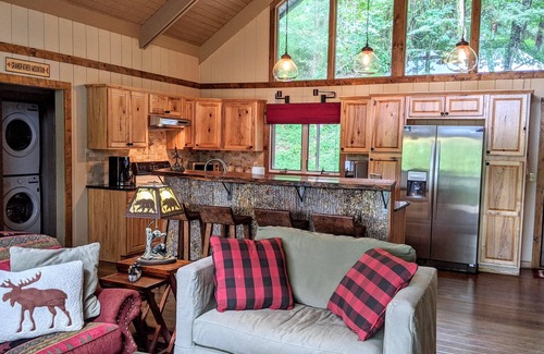 Seven Devils Cabina | THE WEEKENDER: A Boutique Mountain Retreat