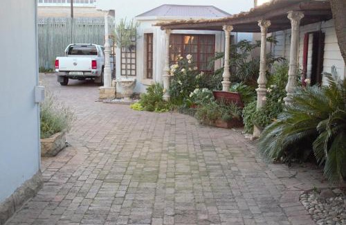 Kroonstad Casa | The Well guesthouse/Retreat