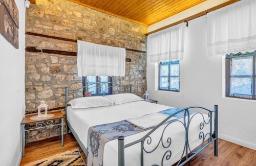 Berat Casa | The Well House - UNESCO