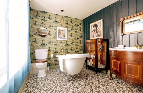 Harwich Casa | The Wellie Stern a unique home recapturing history