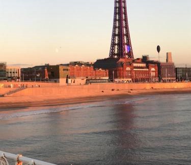 Blackpool Town Center Cama Y Desayuno | The Wellington House Hotel