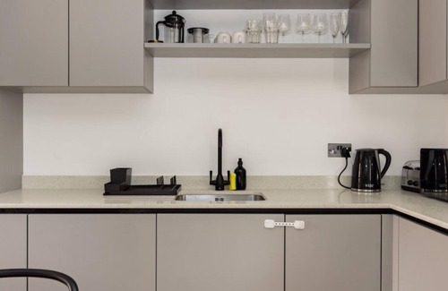 Wembley Central Apartamento | The Wembley Hideout - Stylish 2bdr Flat With Balcony