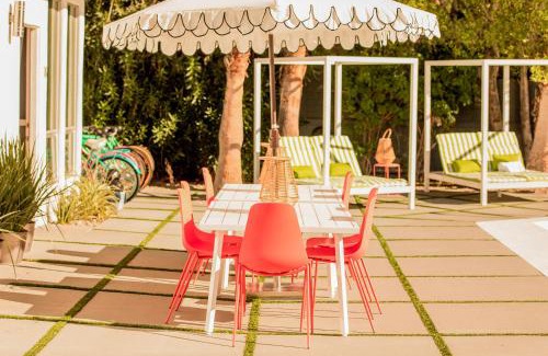 Tahquitz River Estates Hotel | The Wesley by AvantStay Mid-Century Modern Oasis with Pool
