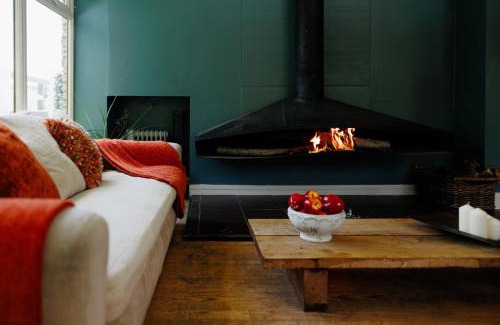 Wick Casa | The West Barn near Bath, sleeps 24 and 2 hot tubs