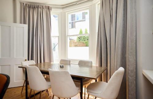 Addison Apartamento | The West Kensington Hideout - Cozy 2BDR Flat with Garden
