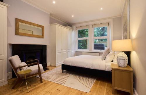 Addison Apartamento | The West Kensington Hideout - Cozy 2BDR Flat with Garden