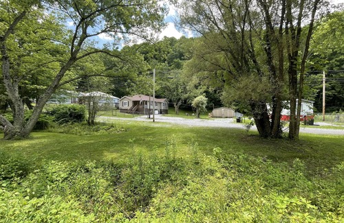 Northfork Casa | The West Virginia Way, The Bears Den