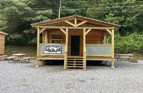 Northfork Cabina | The West Virginia Way, Outlaws Hideaway Cabin 3