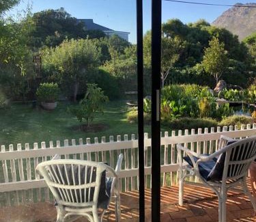 Pringle Bay Apartamento | The West Wing guest suite. Pringle Bay.