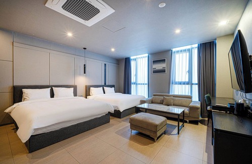 Gangseo District Hotel | The Western Busan Hotel by StayNEO