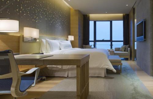 Yuzhong Hotel | The Westin Chongqing Liberation Square