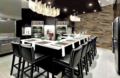 Central Waterfront Hotel | The Westin Harbour Castle, Toronto