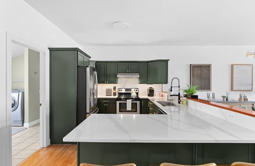 Colchester Casa | The Westside - Hot tub, Private Beach & Dock. Pet-friendly!