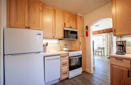 Yachats Casa | Las ballenas están migrando! Mira desde nuestra cubierta! ¡Camina a todo!