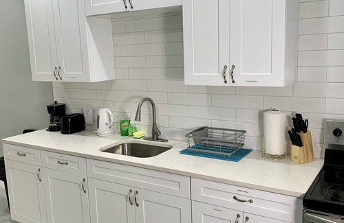 Niagara Falls Casa | The Wheel of Fortune Duplex-8BR Parking
