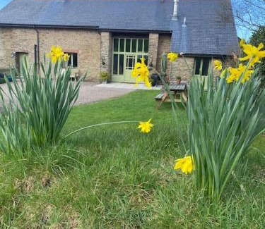Hele Casa | The Wheelhouse at Hewish Mill