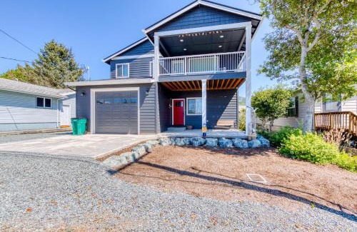 Rockaway Beach Casa | The Whistle Stop