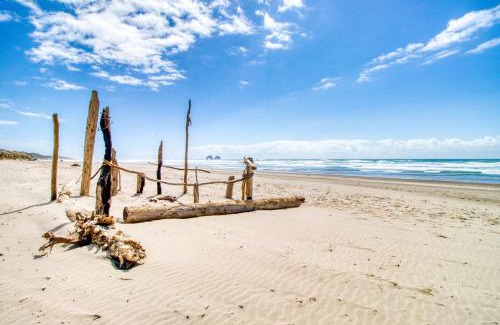 Rockaway Beach Casa | The Whistle Stop