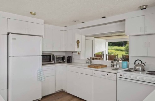 Whitingham Casa | The White Birches | Modern Home w/Lake Access
