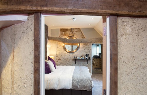 Hingham Hotel | The White Hart Hotel