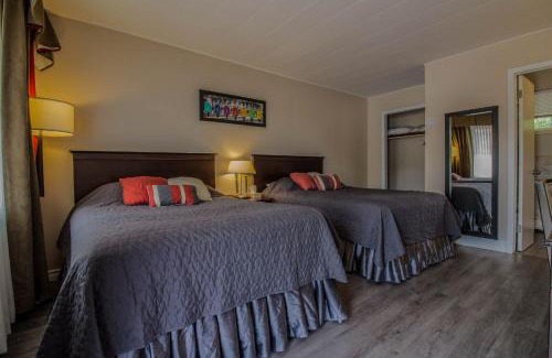 North River Hotel | The White Horse Motel