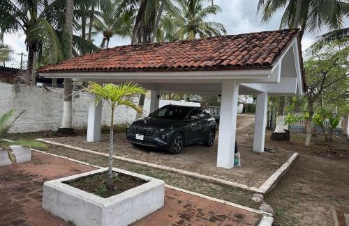 Lo de Marcos Apartamento | The White House at Beach