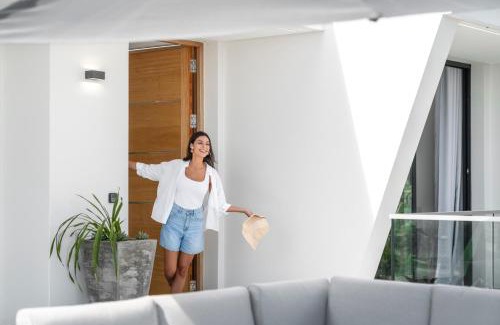 Canhas Casa | The White House by An Island Apart