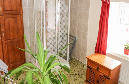 Inishnee Cabaña | THE WHITE HOUSE, country holiday cottage in Roundstone, County Galway