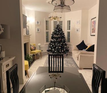 Newry Casa | The White House