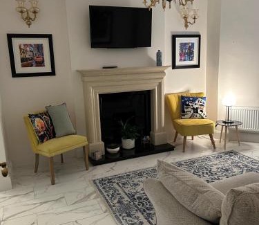 Newry Casa | The White House