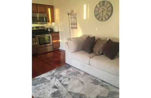 Niskayuna Apartamento | The White House is just right for you