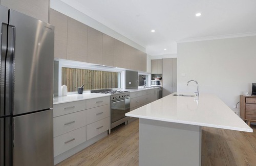 Yamba Casa | The White House Yamba a short walk to the beach
