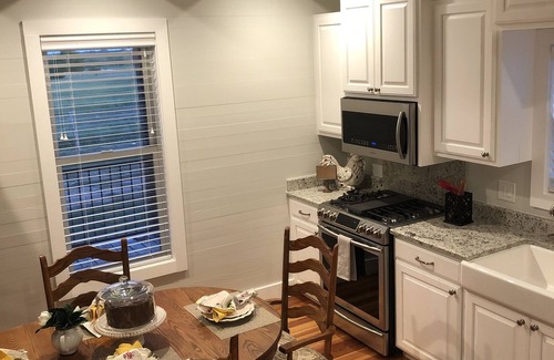 Warrenton Cabaña | The White Magnolia Cottage