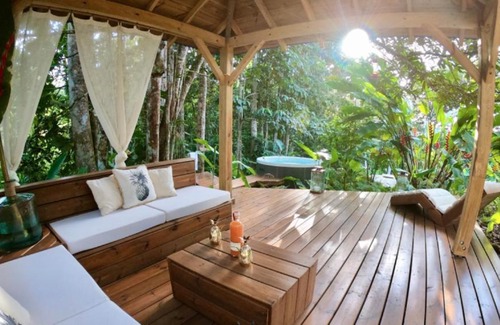 Sainte-Rose Casa | The White Palm - Tropical Bungalow