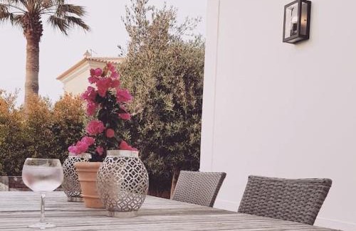 Olhos D'Agua Villa | The White Pearl Villa