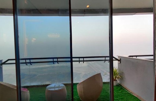 Noida Apartamento | The White Rock- a luxury apartment