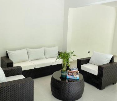 Guayacanes Cama Y Desayuno | The White Rock Hotel B&B