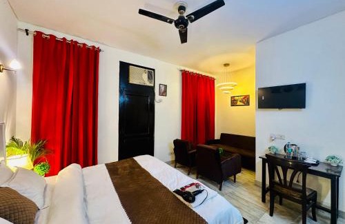 Noida Hotel | The White Scent-Near Noida Sector 18 Metro