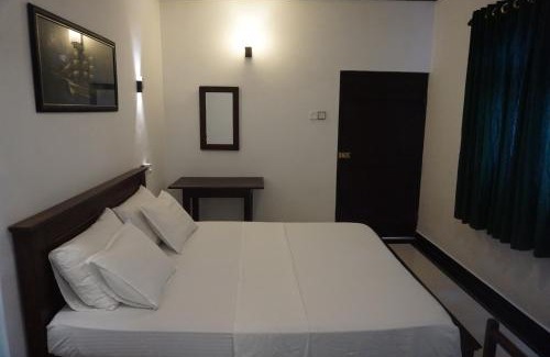 Midigama Cabina | The Whitegates Lodge